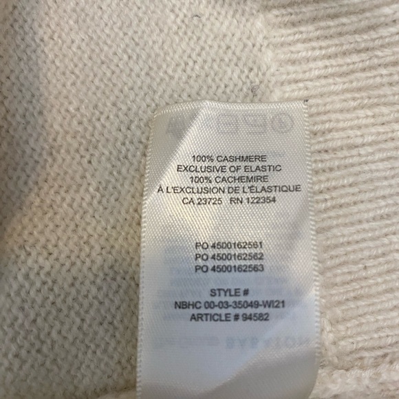 100% cashmere Babaton Cream Turtleneck Sweater cropped relaxed fit Size S - Picture 10 of 13